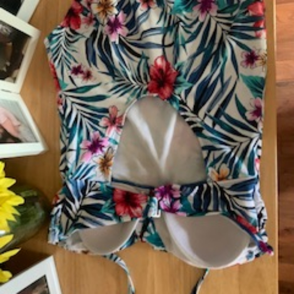 One piece bathing suit